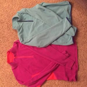 2 girls fleece pullover shirts